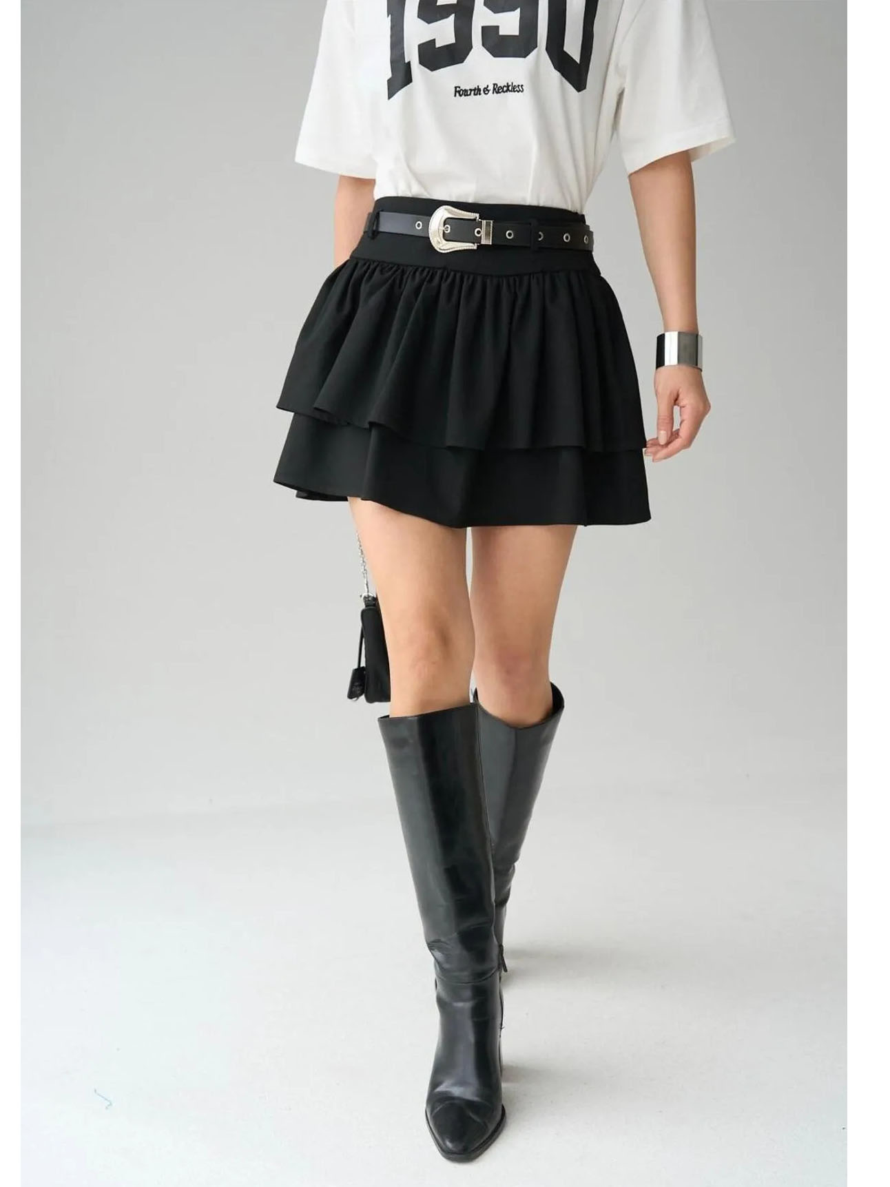 Siyah Kemerli Fermuarlı Fırfırlı Mini Etek