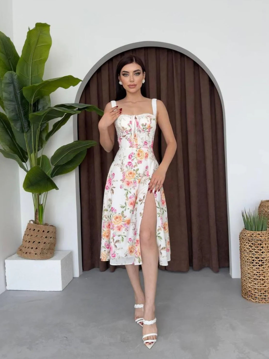 Flower Yırtmaç Detaylı Çiçekli Elbise