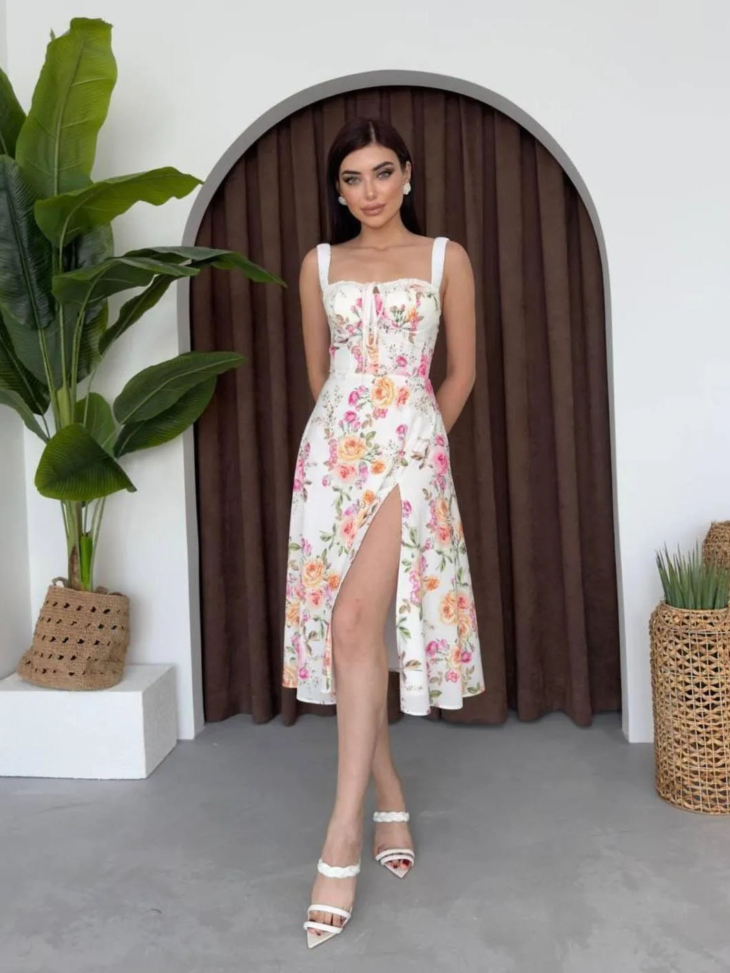 Flower Yırtmaç Detaylı Çiçekli Elbise