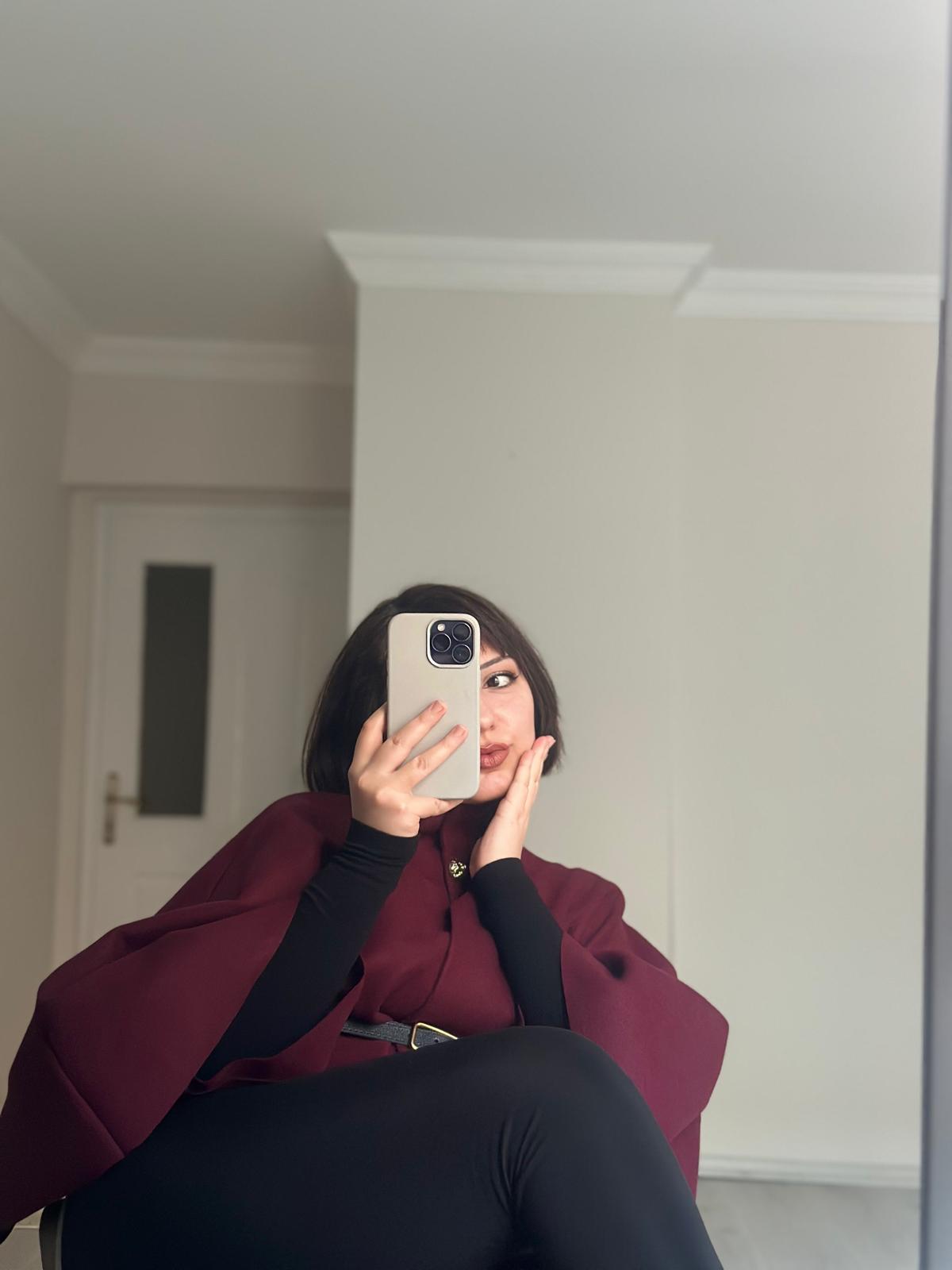 Gold Düğme Detaylı Kemerli Panço Bordo