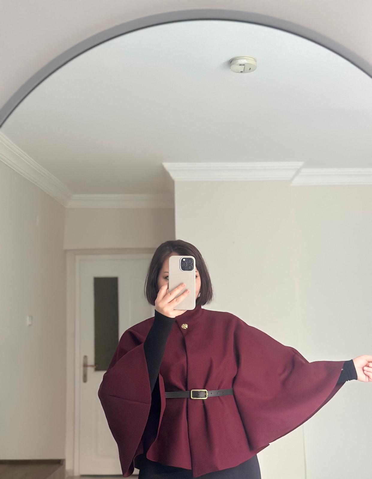 Gold Düğme Detaylı Kemerli Panço Bordo